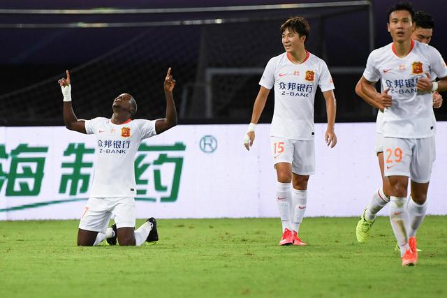 浓眉36+16詹姆斯26+10 湖人险胜步行者3连胜